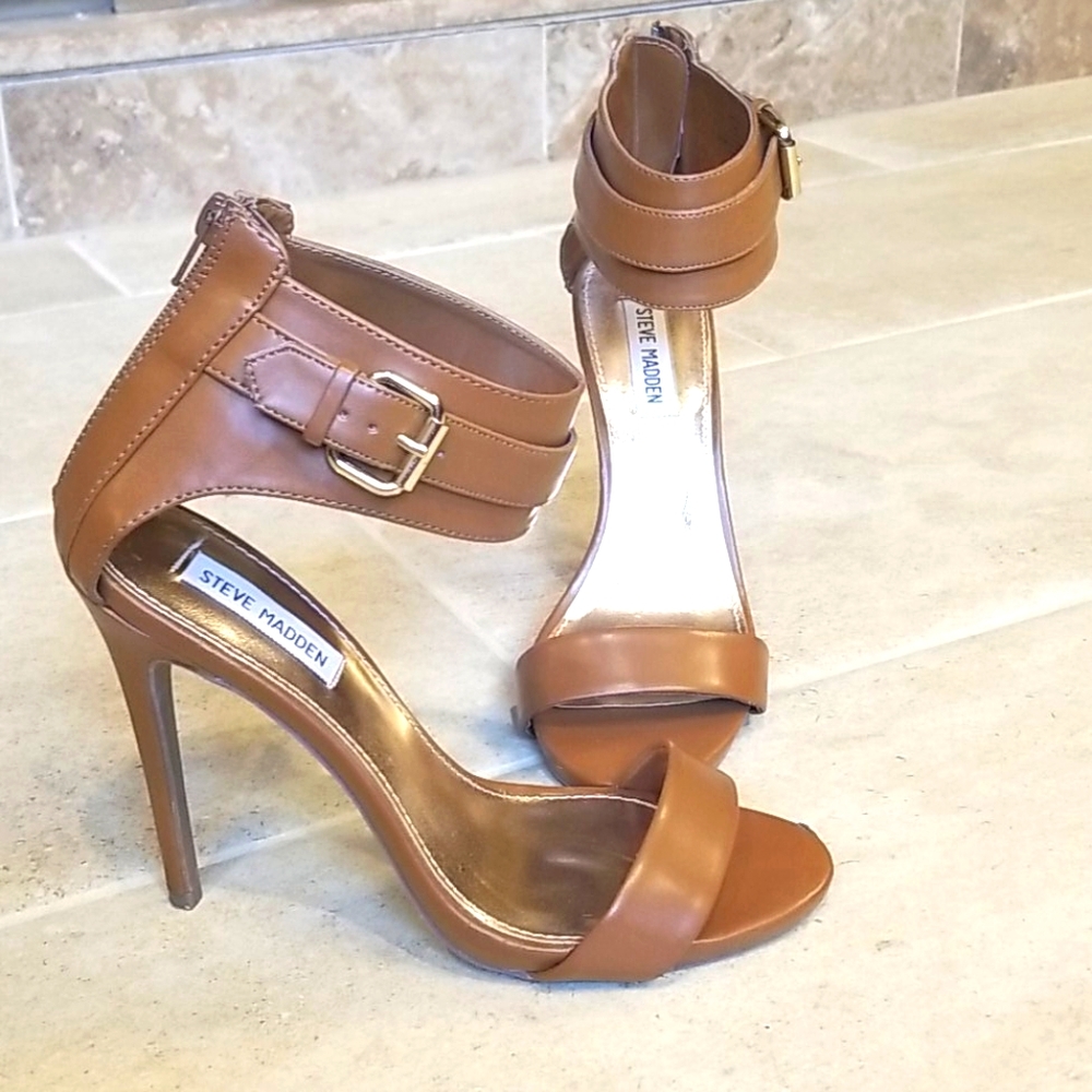Gorgeous cognac Steve Madden heels